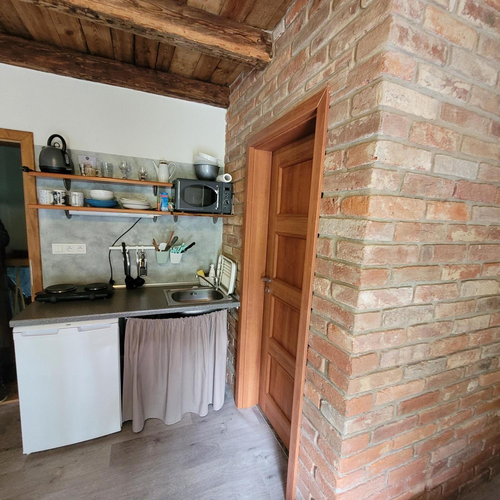 Apartamento Chloumek Bela  Exterior foto